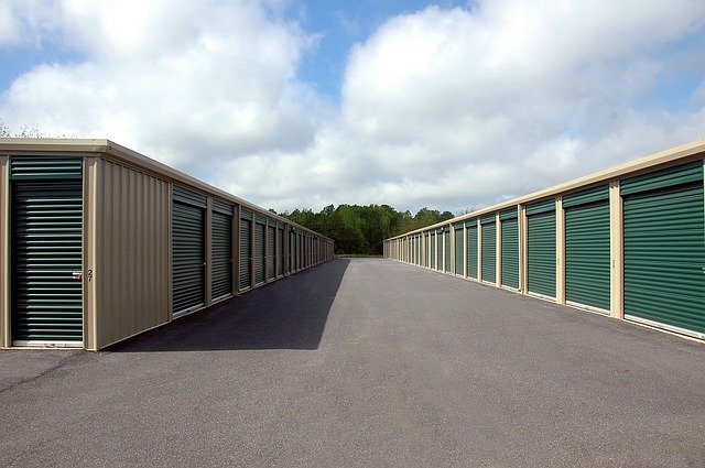 image of a storage unit warehouse